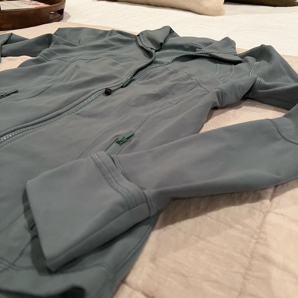 lululemon athletica Women's olive green define - Picture 2 of 6